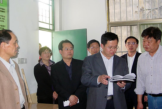 濟(jì)寧市新農(nóng)村建設(shè)幫扶工作辦公室李景中來汶上縣檢查指導(dǎo)新農(nóng)村建設(shè)幫扶工作