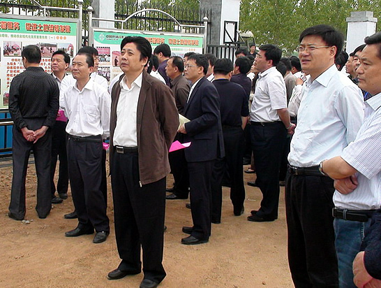 山東省供銷社推進(jìn)大田作物生產(chǎn)服務(wù)創(chuàng)新現(xiàn)場會(huì)在汶上縣召開