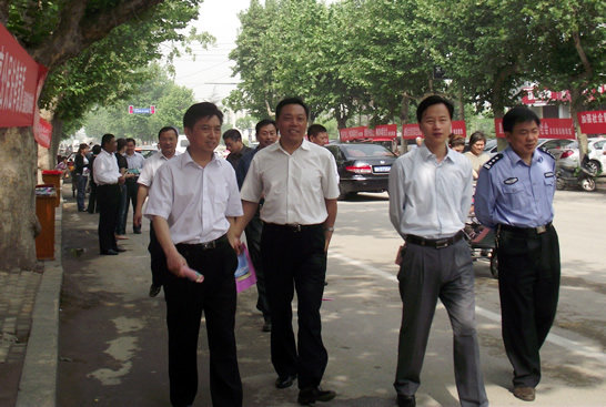 汶上縣組織開展社會(huì)治安綜合治理集中宣傳日活動(dòng)