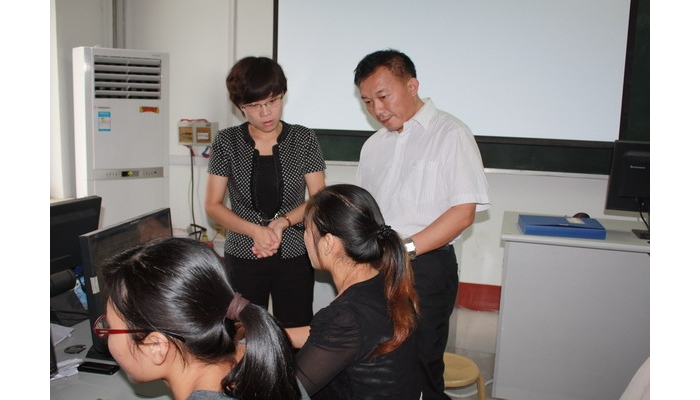 汶上縣政府副縣長趙鑫到汶上一中、縣職教中心調(diào)研教育工作