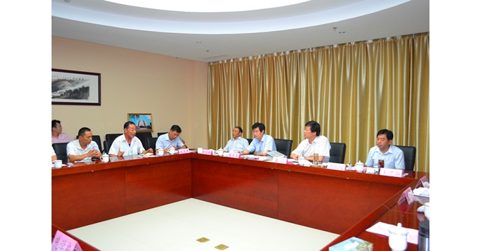 山東省公務(wù)員局局長房波來汶上縣就黨的群眾路線教育實踐活動進行蹲點調(diào)研