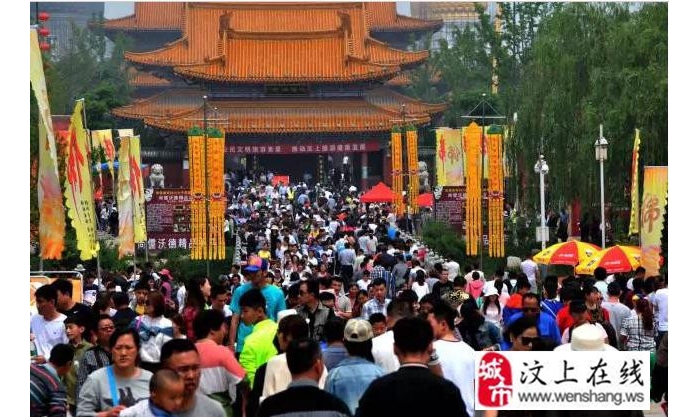 汶上寶相寺佛光神奇顯現(xiàn)，數(shù)萬游客有緣沐浴佛光