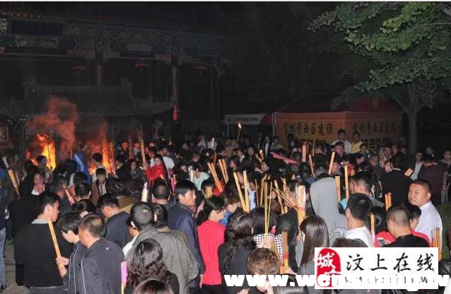 汶上寶相寺佛光神奇顯現(xiàn)，數(shù)萬游客有緣沐浴佛光