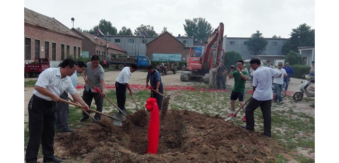 汶上：造價近千萬元的兩小學校舍建設(shè)工程同一天破土動工