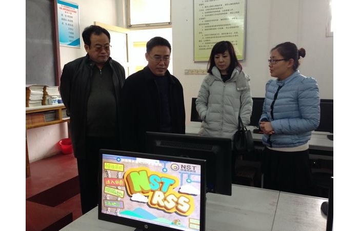 市電教館對我縣第三批數(shù)字化校園和機器人教育實驗室試點學(xué)校進行評估驗收