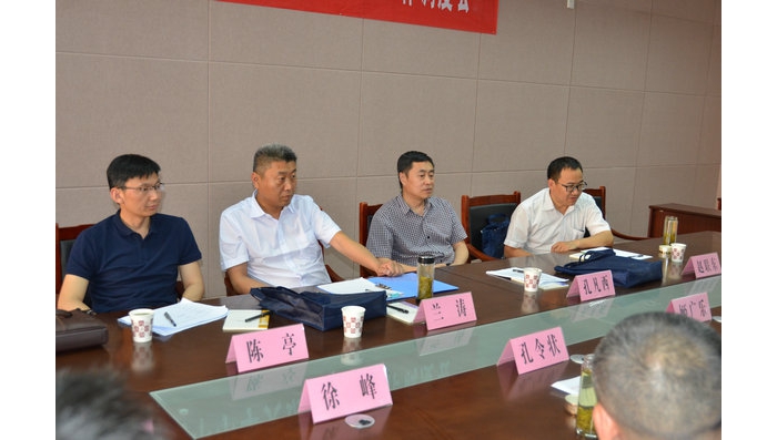 市住建局、市教育局聯(lián)合督查組對我縣在建大班額建設項目進行督導檢查