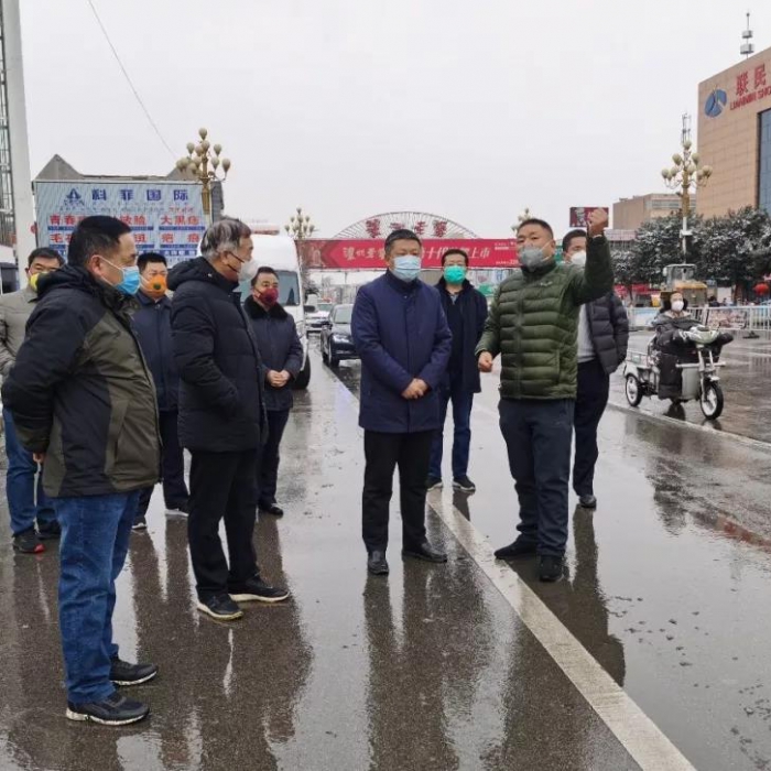 汶上縣人民政府 政務(wù)要聞 李洪文督導(dǎo)城區(qū)道路積雪清除、疫情防控和企業(yè)復(fù)工復(fù)產(chǎn)工作