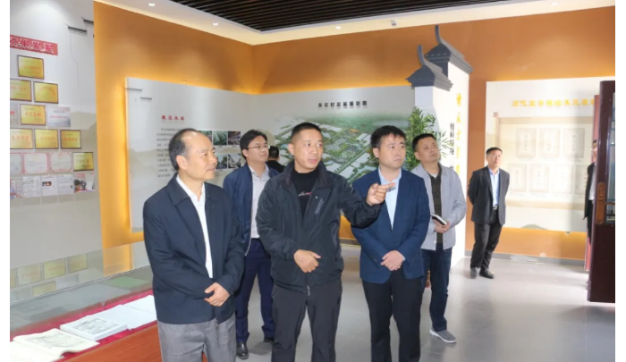 縣加強(qiáng)農(nóng)村基層黨組織建設(shè)工作總隊(duì)隊(duì)長(zhǎng)劉玉海一行到次邱鎮(zhèn)調(diào)研指導(dǎo)工作